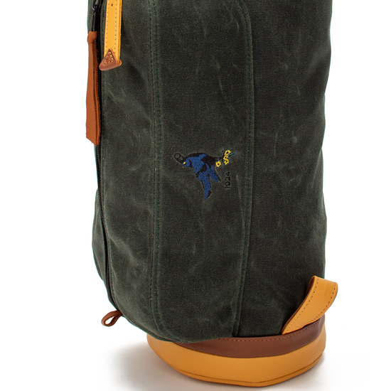 Embroidered logo of the Dingle Links MacKenzie Walker golf bag