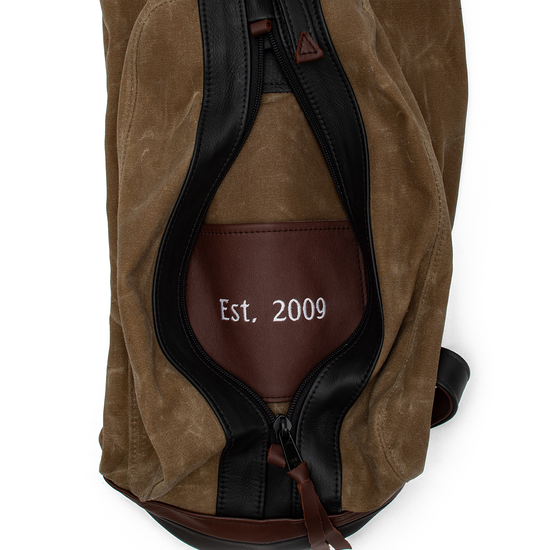The inside pocked of the Mach Dunes MacKenzie Walker golf bag 